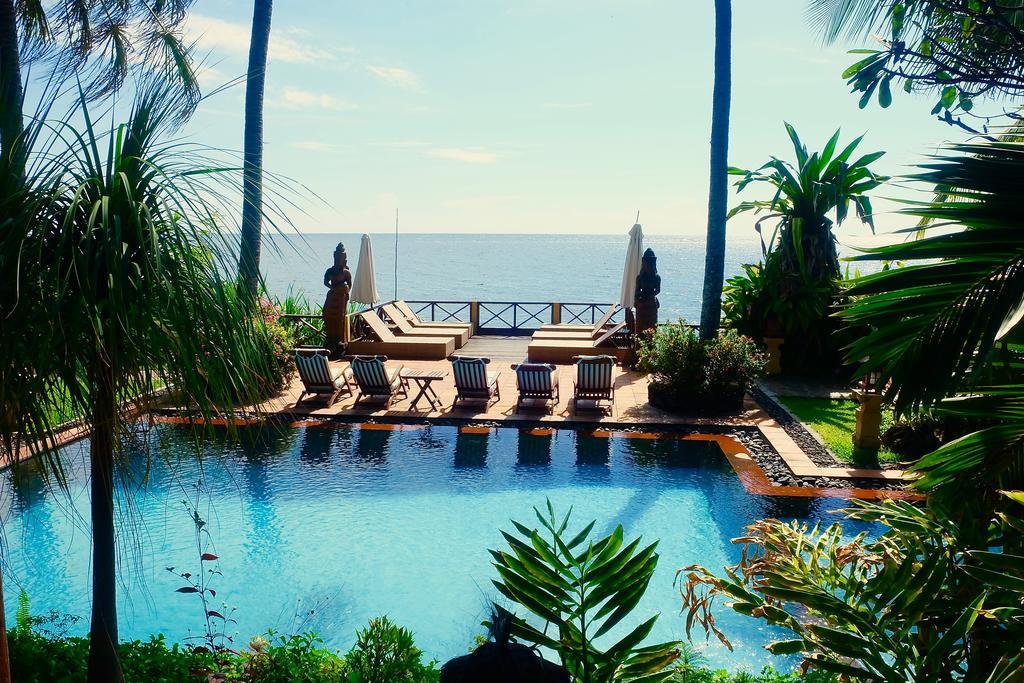 Villa Boreh Beach Resort And Spa Tejakula Exteriör bild
